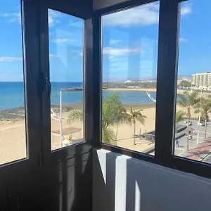 apartamento-la-playa-arrecife-lanzarote.in-canary-islands.com/